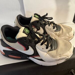 Nike Women Black and White Sneakers AirMax